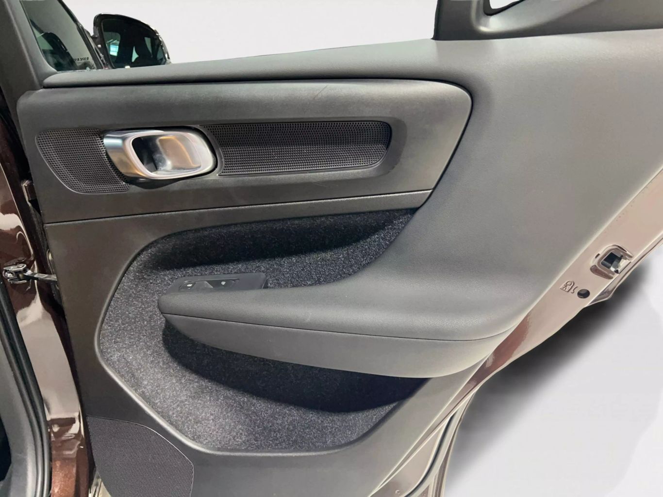 2019 VOLVO XC40 SUV 4-CYL, DRIVE-E, TURBO, 2.0 LITER T5 INSCRIPTION SPORT UTILITY 4D
