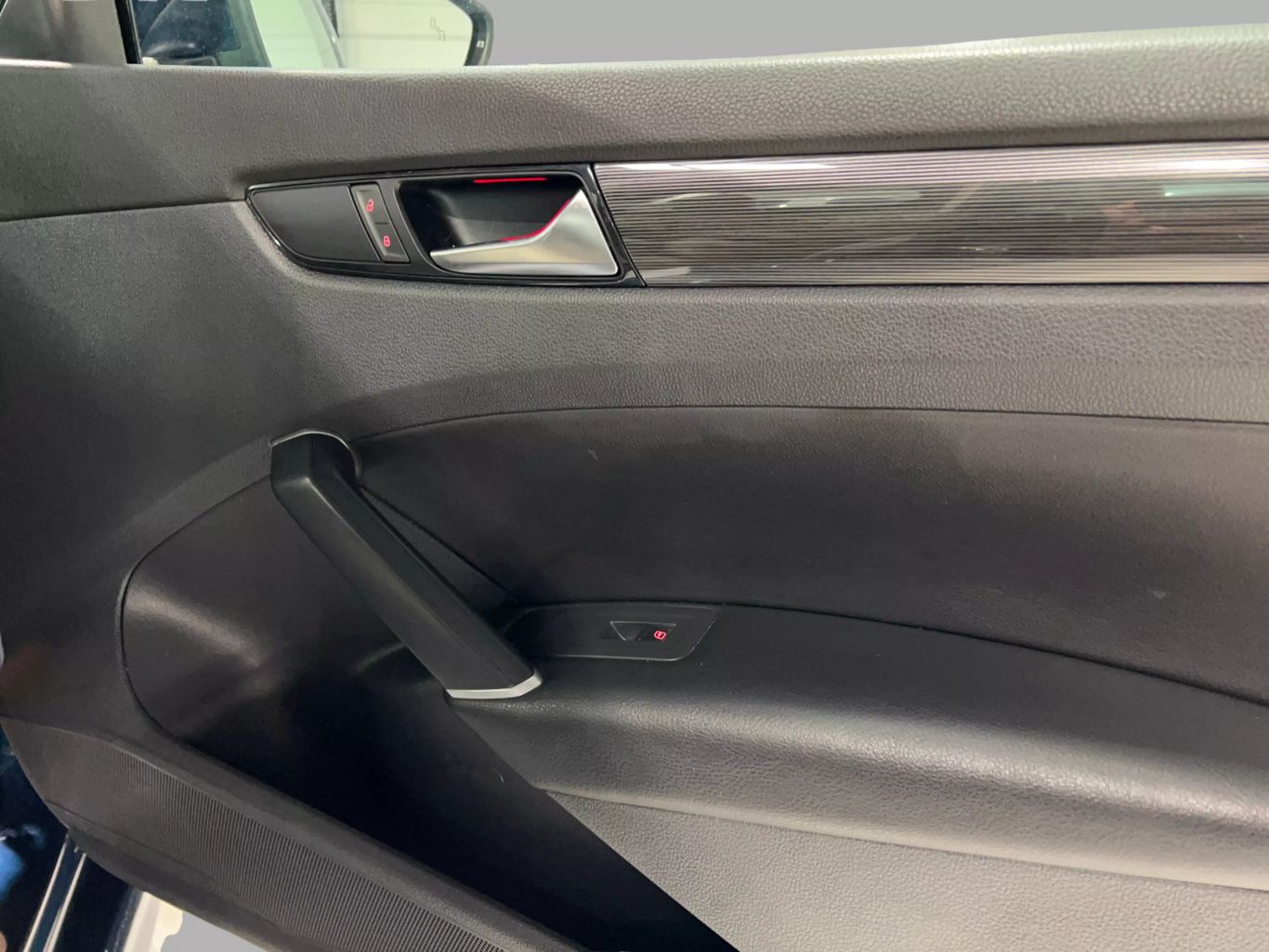 2020 VOLKSWAGEN PASSAT SEDAN 4-CYL, TURBO, 2.0 LITER R-LINE SEDAN 4D