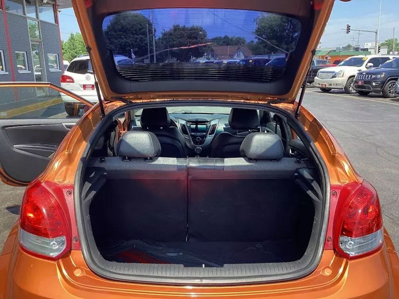 2013 Hyundai Veloster - Image 13