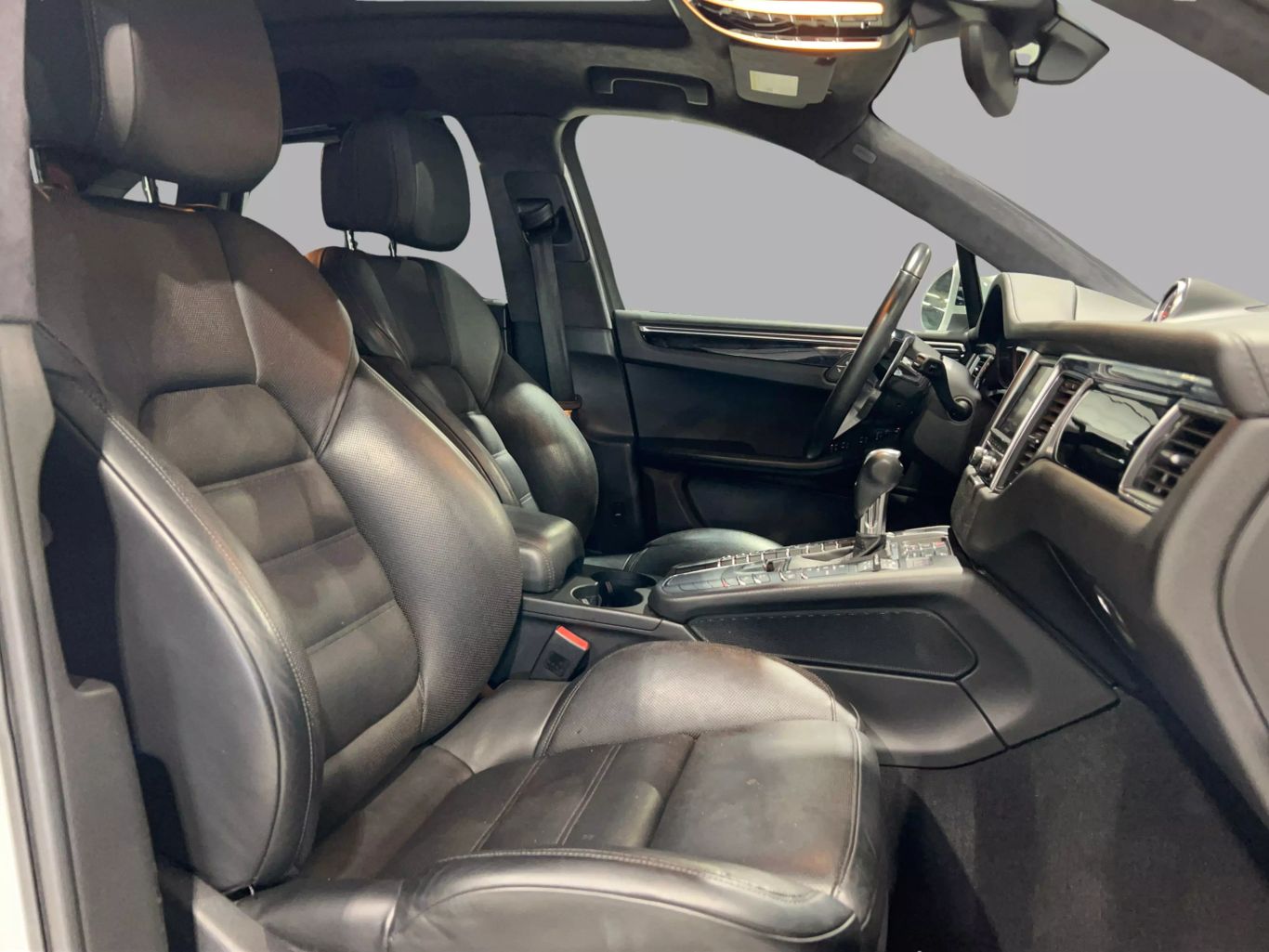 2015 PORSCHE MACAN SUV V6, TWIN TURBO, 3.6 LITER TURBO SPORT UTILITY 4D