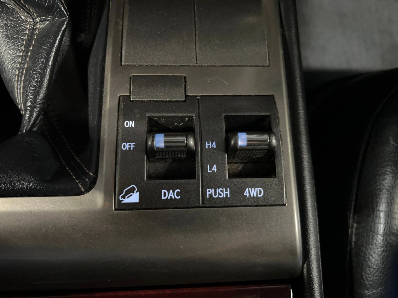 2017 LEXUS GX SUV V8, 4.6 LITER GX 460 SPORT UTILITY 4D