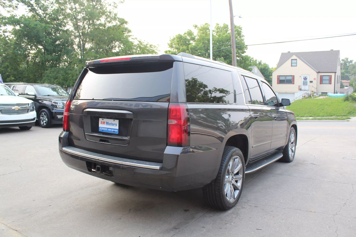 2017 Chevrolet Suburban Premier Sport Utility 4d - Image 8