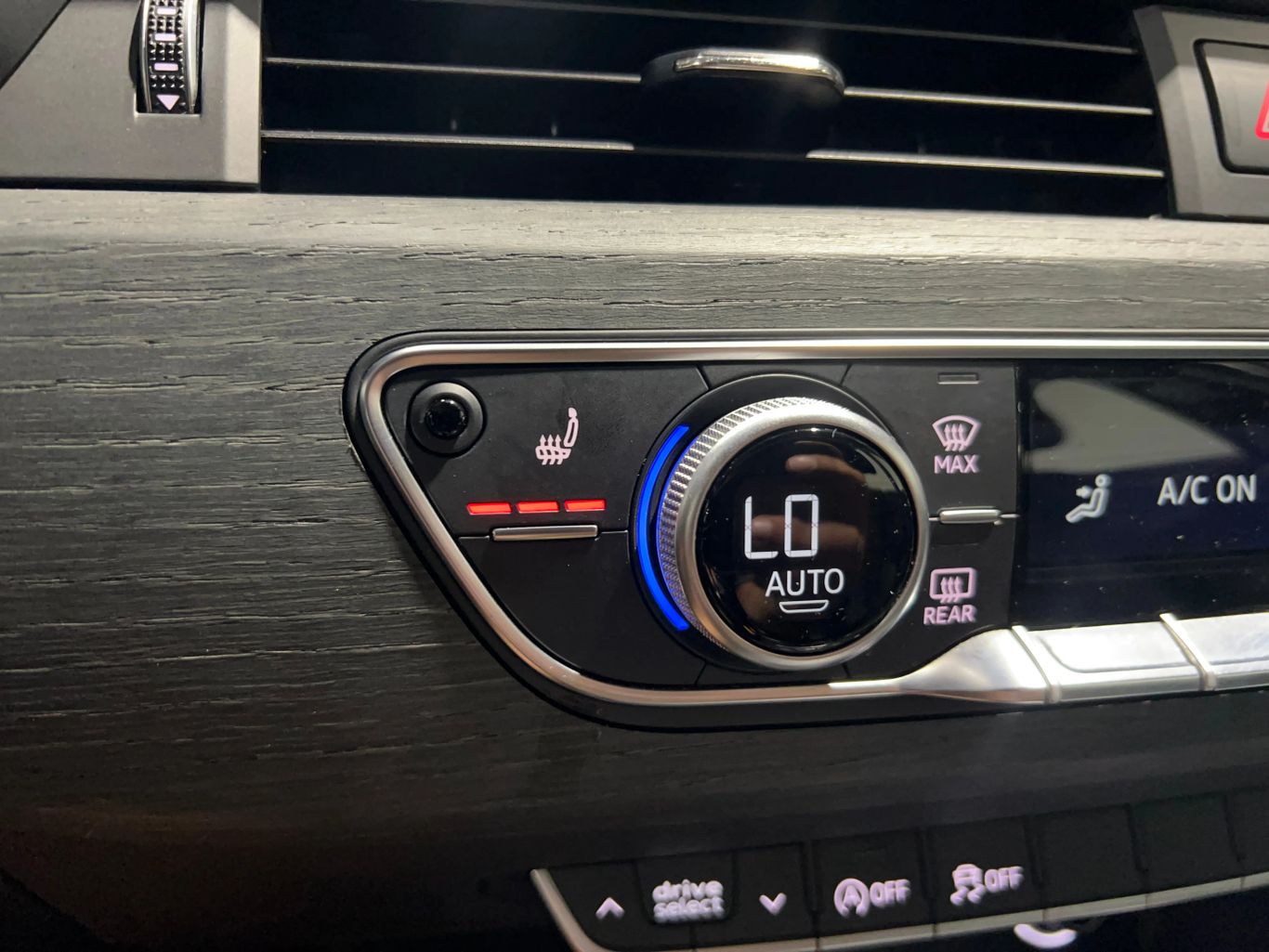 2018 AUDI A4 SEDAN 4-CYL, TURBO, 2.0 LITER ULTRA PREMIUM SEDAN 4D