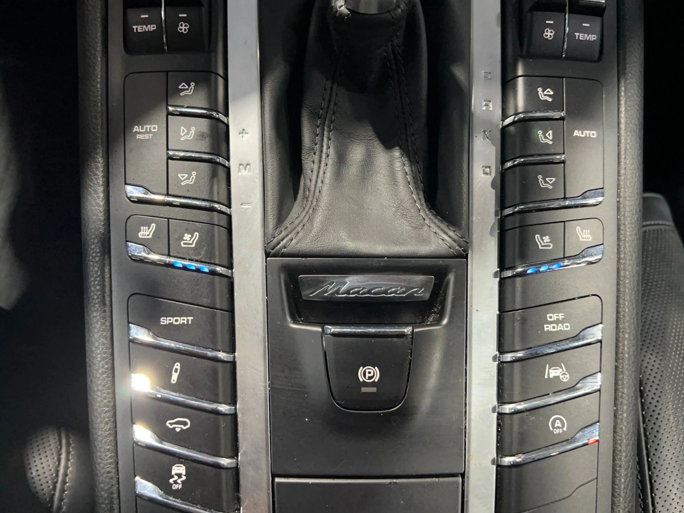 2015 PORSCHE MACAN SUV V6, TWIN TURBO, 3.6 LITER TURBO SPORT UTILITY 4D