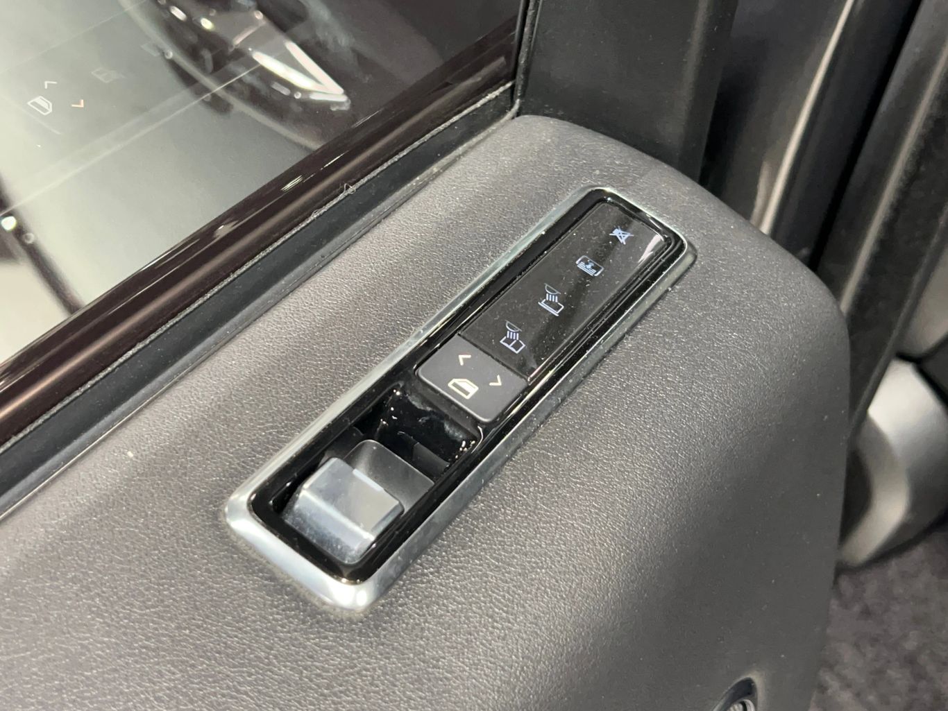 2019 LAND ROVER RANGE ROVER SUV V8, SUPERCHARGED, 5.0 LITER SUPERCHARGED SPORT UTILITY 4D
