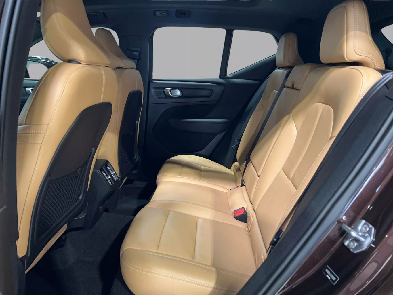2019 VOLVO XC40 SUV 4-CYL, DRIVE-E, TURBO, 2.0 LITER T5 INSCRIPTION SPORT UTILITY 4D