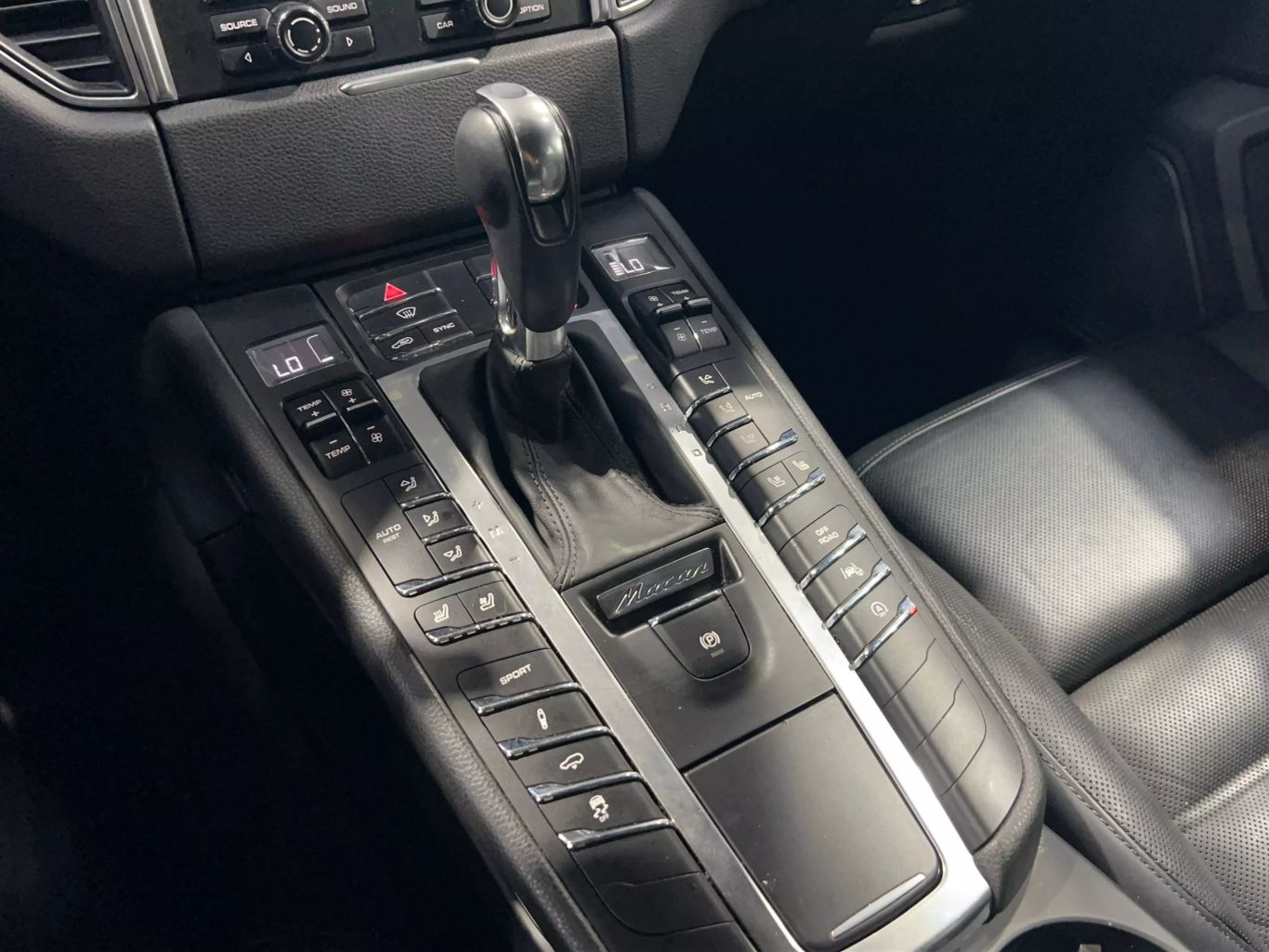 2015 PORSCHE MACAN SUV V6, TWIN TURBO, 3.6 LITER TURBO SPORT UTILITY 4D