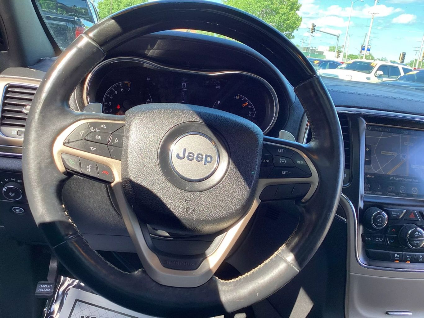 2014 Jeep Grand Cherokee - Image 18