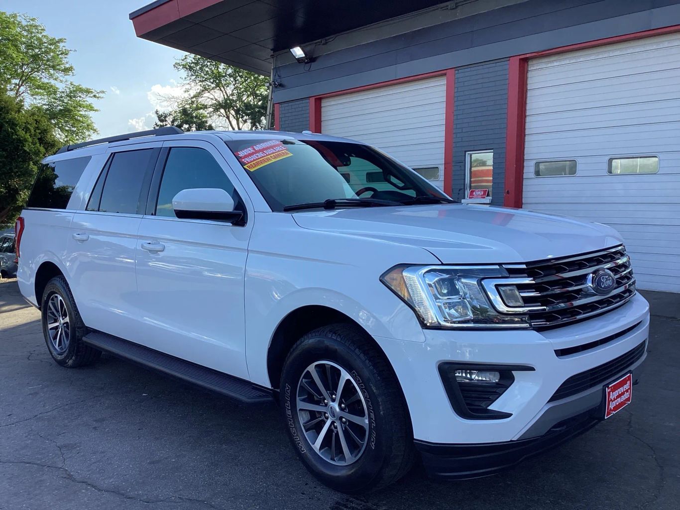 2019 Ford Expedition Max - Image 2