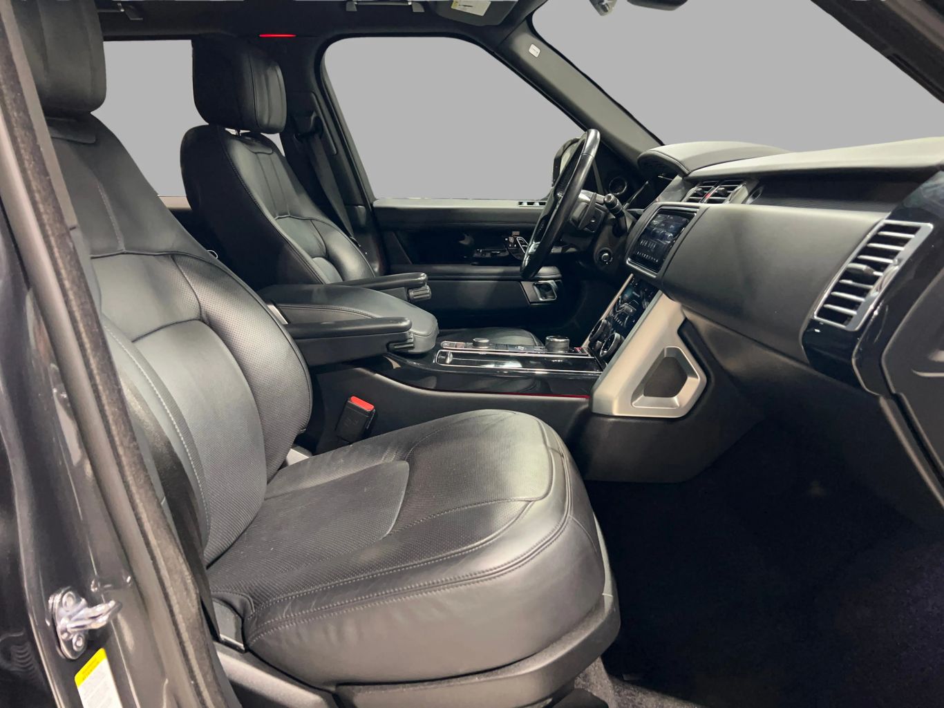 2019 LAND ROVER RANGE ROVER SUV V8, SUPERCHARGED, 5.0 LITER SUPERCHARGED SPORT UTILITY 4D