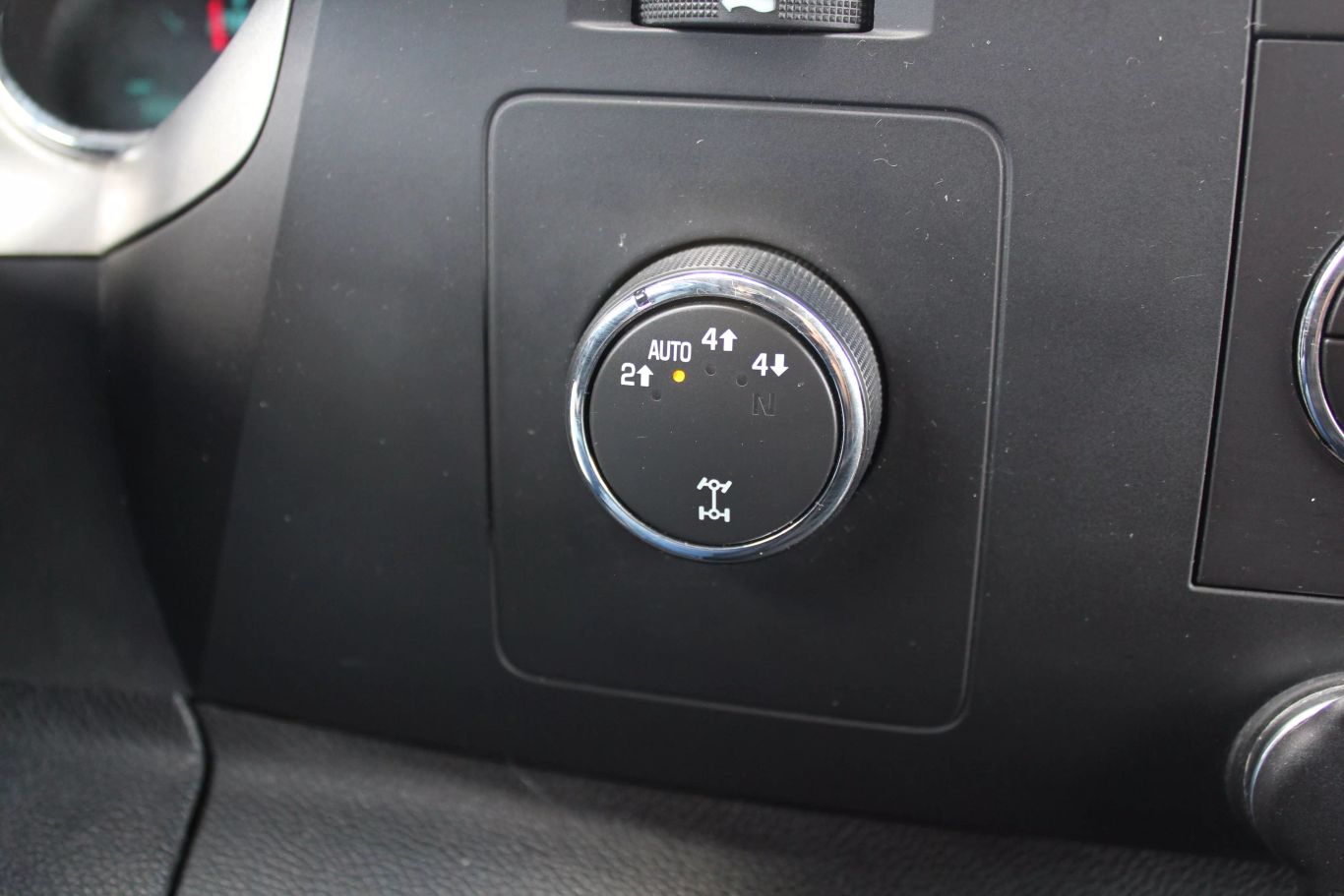 2010 Chevrolet Silverado 1500 Extended Cab Lt Pickup 4d 6 1/2 Ft - Image 18