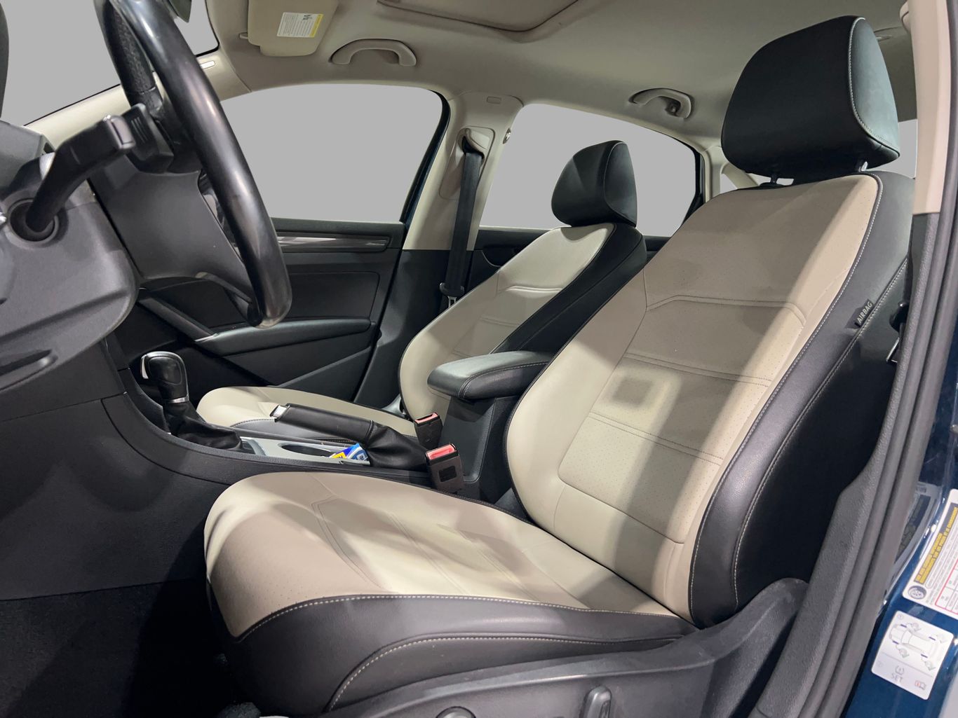 2020 VOLKSWAGEN PASSAT SEDAN 4-CYL, TURBO, 2.0 LITER R-LINE SEDAN 4D