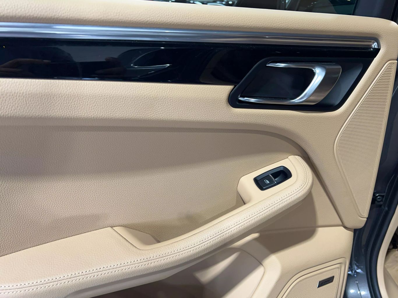 2015 PORSCHE MACAN SUV V6, TWIN TURBO, 3.0 LITER S SPORT UTILITY 4D