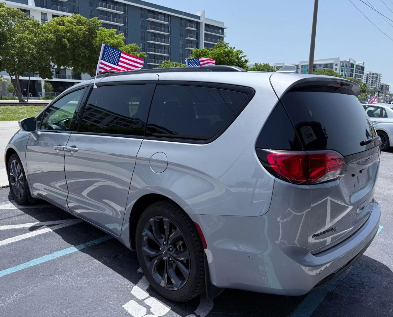 2019 CHRYSLER PACIFICA VAN V6, 3.6 LITER TOURING L PLUS MINIVAN 4D