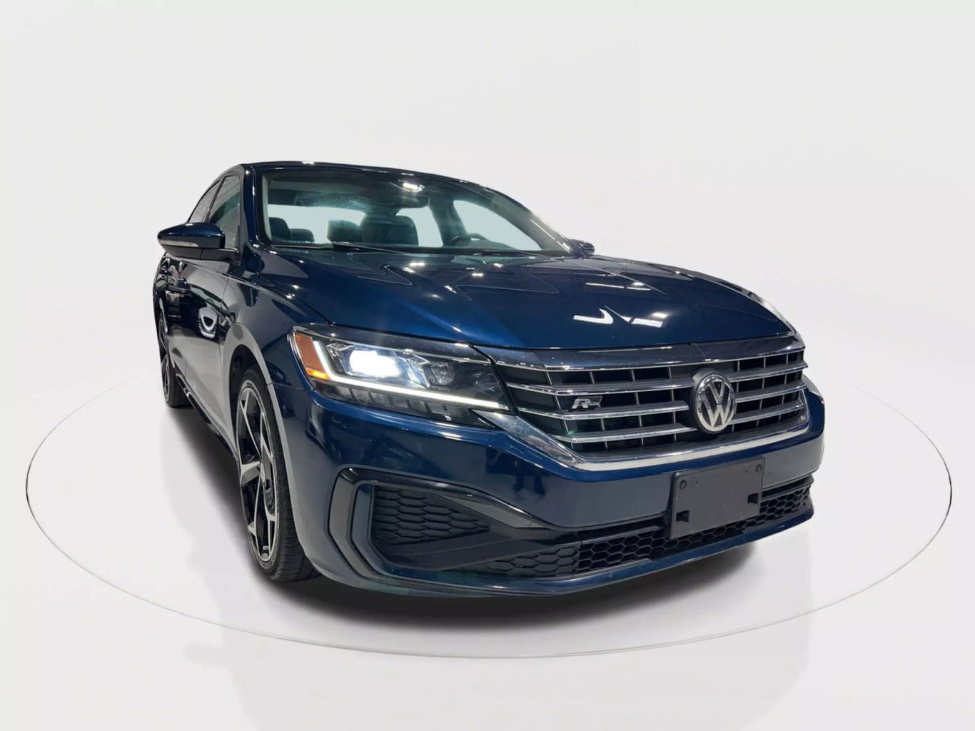 2020 VOLKSWAGEN PASSAT SEDAN 4-CYL, TURBO, 2.0 LITER R-LINE SEDAN 4D