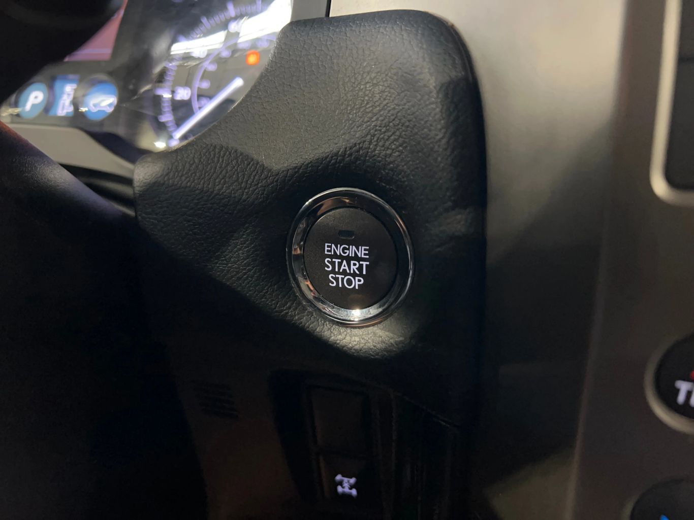 2017 LEXUS GX SUV V8, 4.6 LITER GX 460 SPORT UTILITY 4D