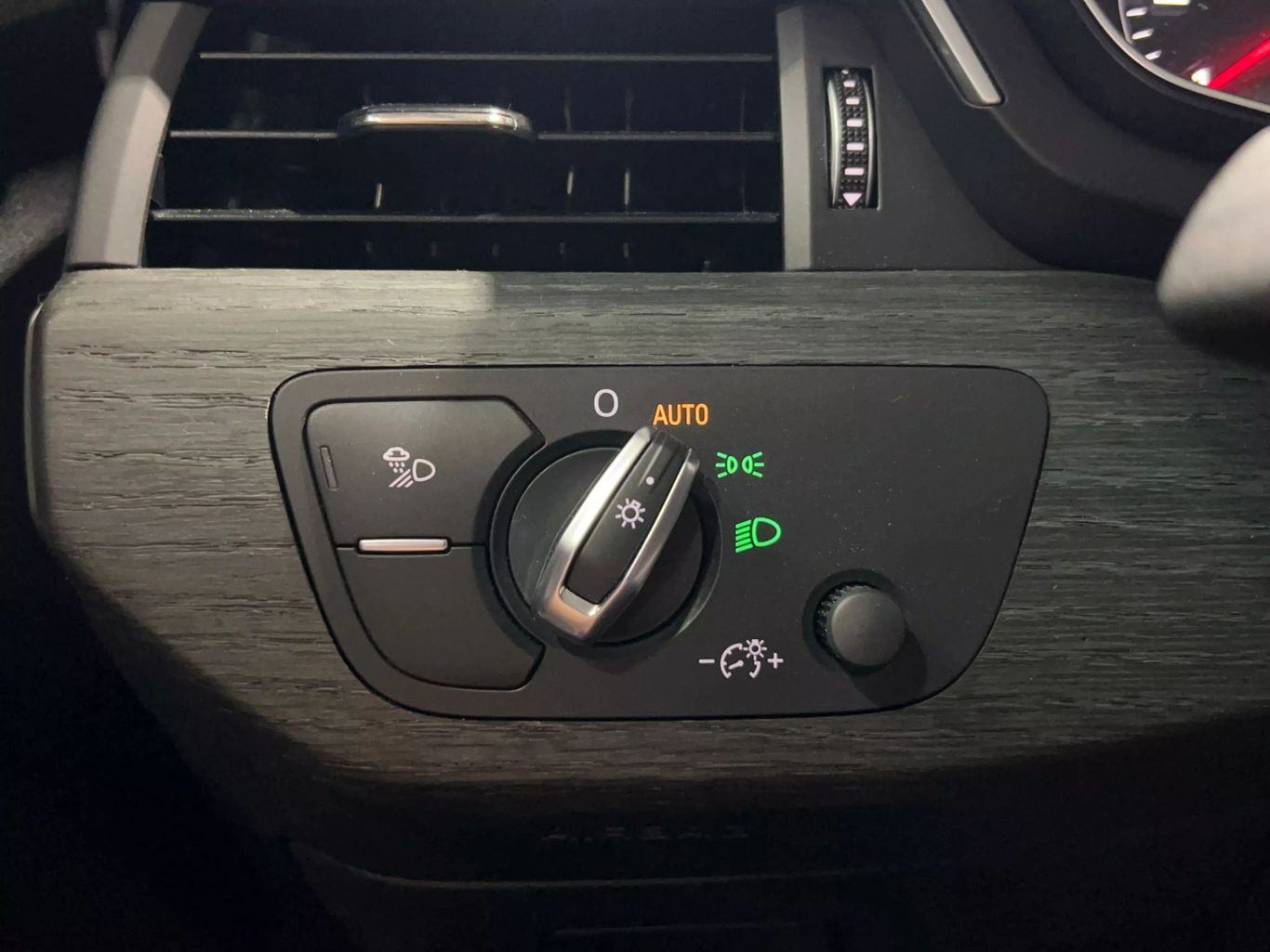 2018 AUDI A4 SEDAN 4-CYL, TURBO, 2.0 LITER ULTRA PREMIUM SEDAN 4D