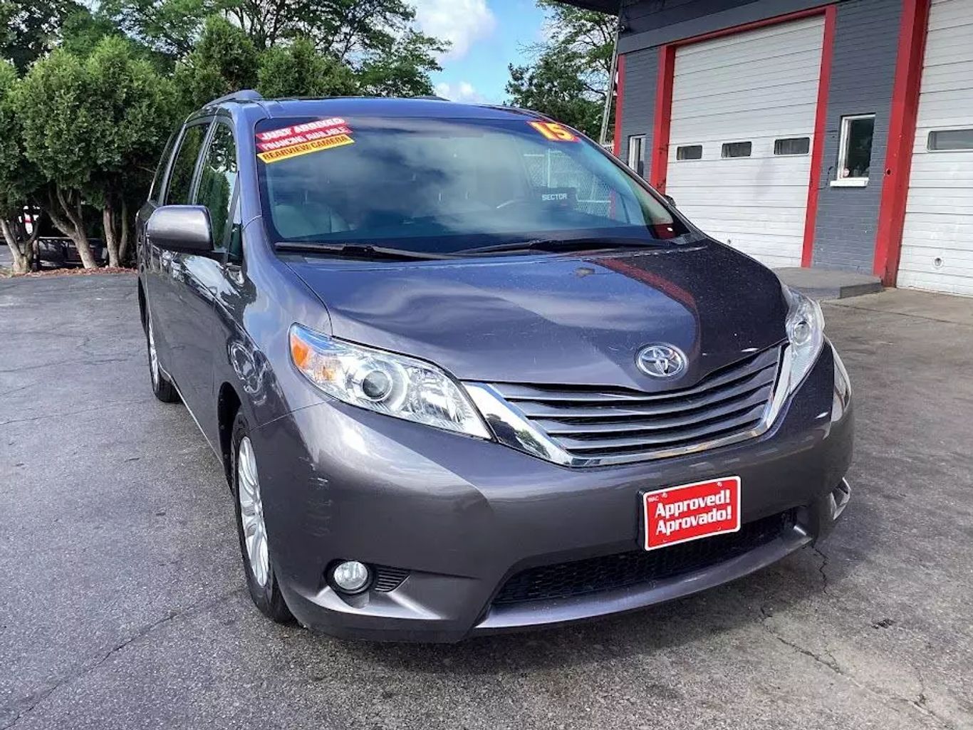 2015 Toyota Sienna - Image 3