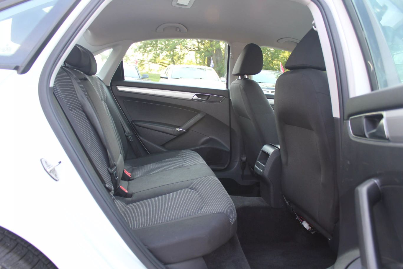 2018 Volkswagen Passat 2.0t R-line Sedan 4d - Image 16