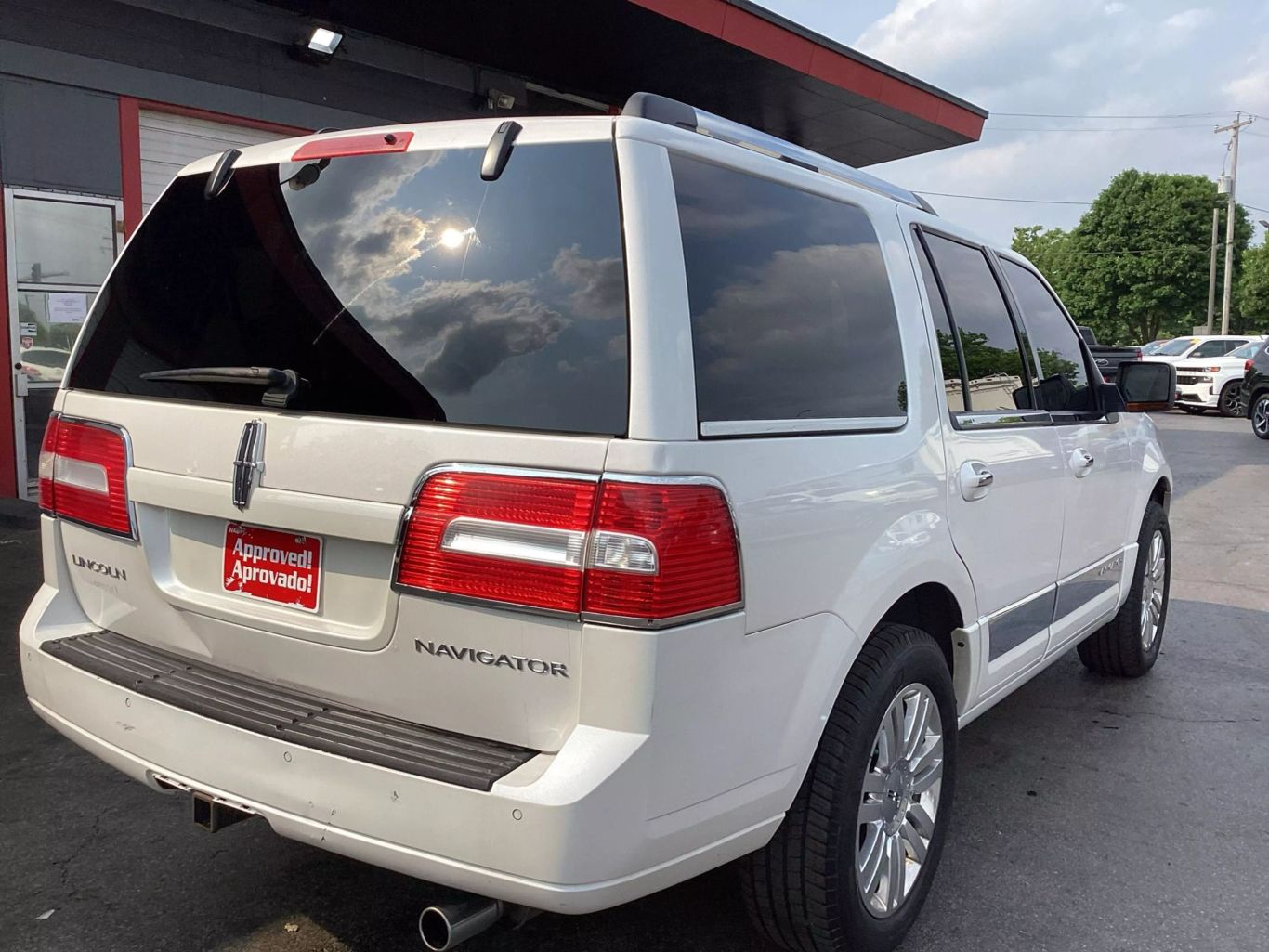 2011 Lincoln Navigator - Image 10