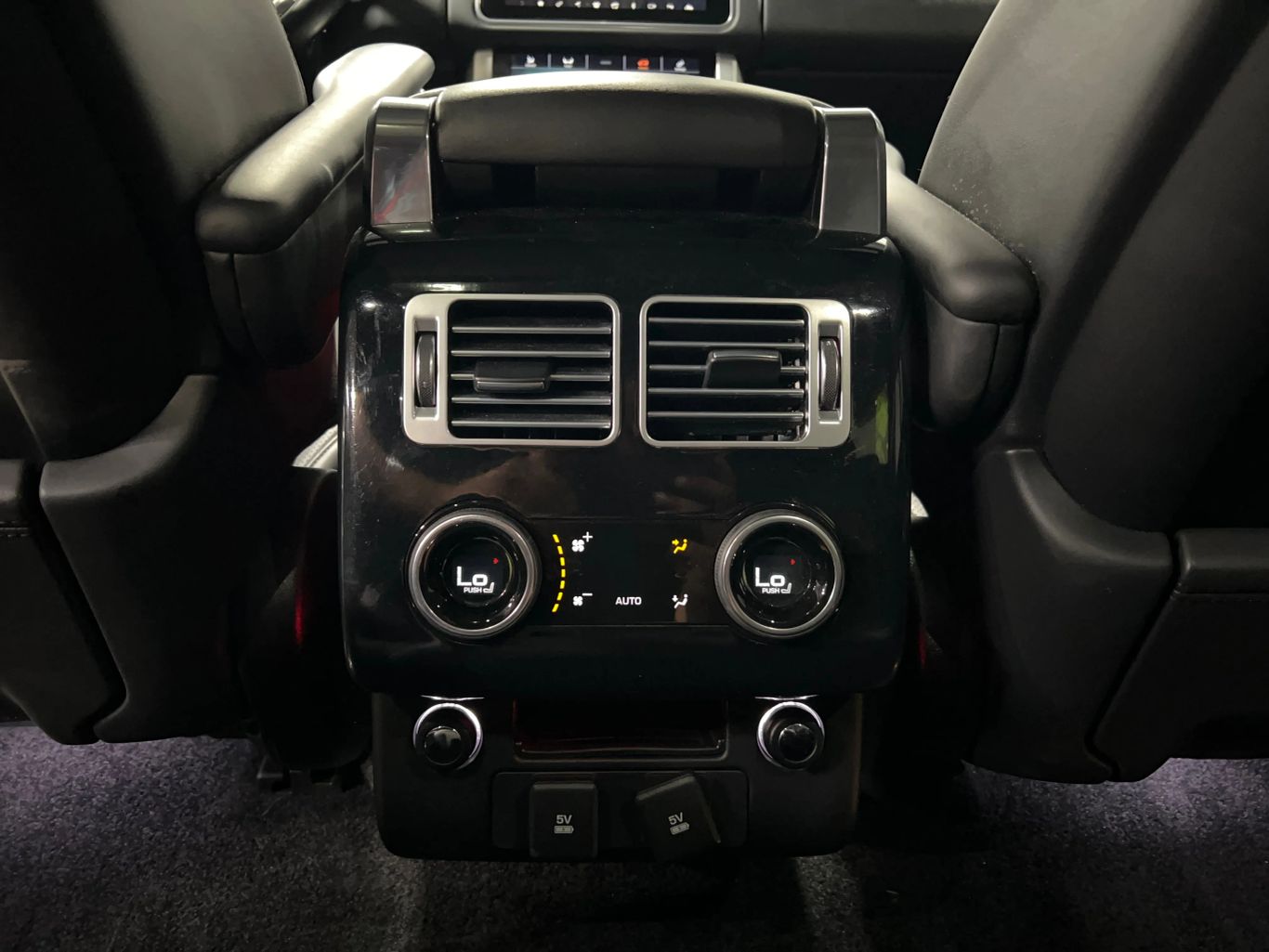 2019 LAND ROVER RANGE ROVER SUV V8, SUPERCHARGED, 5.0 LITER SUPERCHARGED SPORT UTILITY 4D