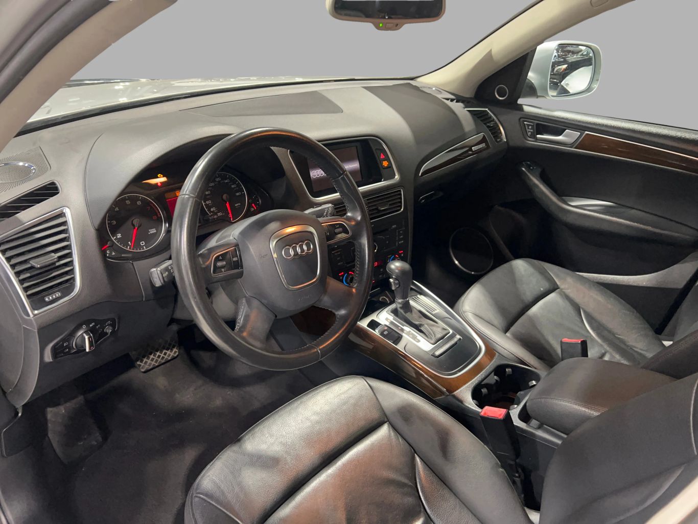 2011 AUDI Q5 SUV V6, 3.2 LITER 3.2 QUATTRO PREMIUM PLUS SPORT UTILITY 4D