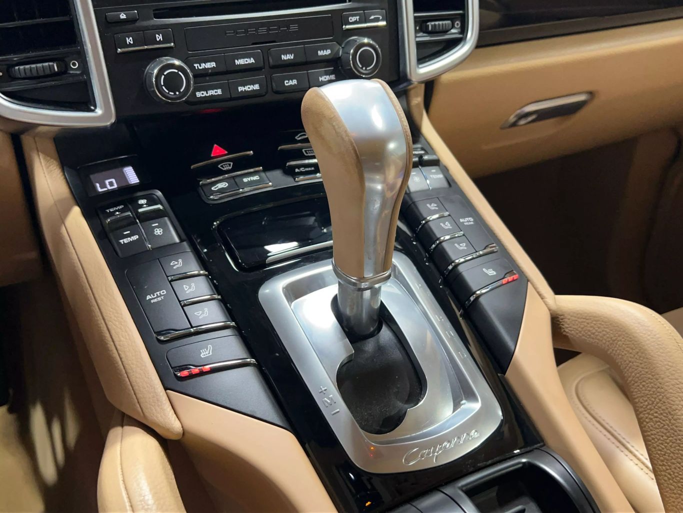 2017 PORSCHE CAYENNE SUV V6, 3.6 LITER SPORT UTILITY 4D