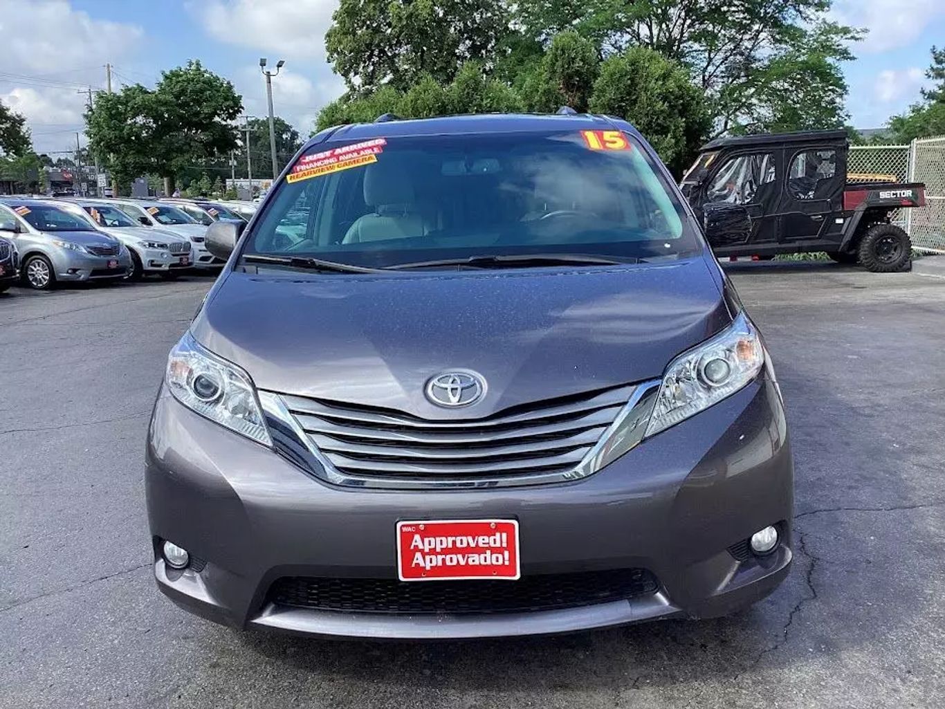 2015 Toyota Sienna - Image 4