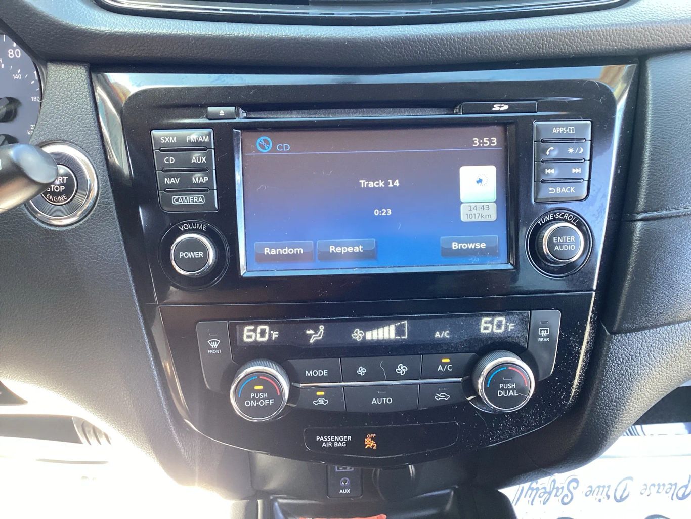 2017 Nissan Rogue - Image 18