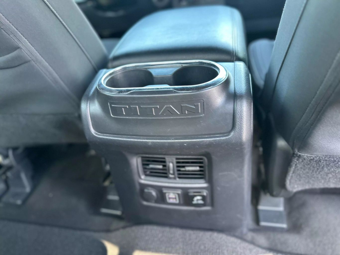 2019 NISSAN TITAN XD CREW CAB PICKUP V8, TURBO DIESEL, 5.0 LITER SV PICKUP 4D 6 1/2 FT - Tampa Motor Cars