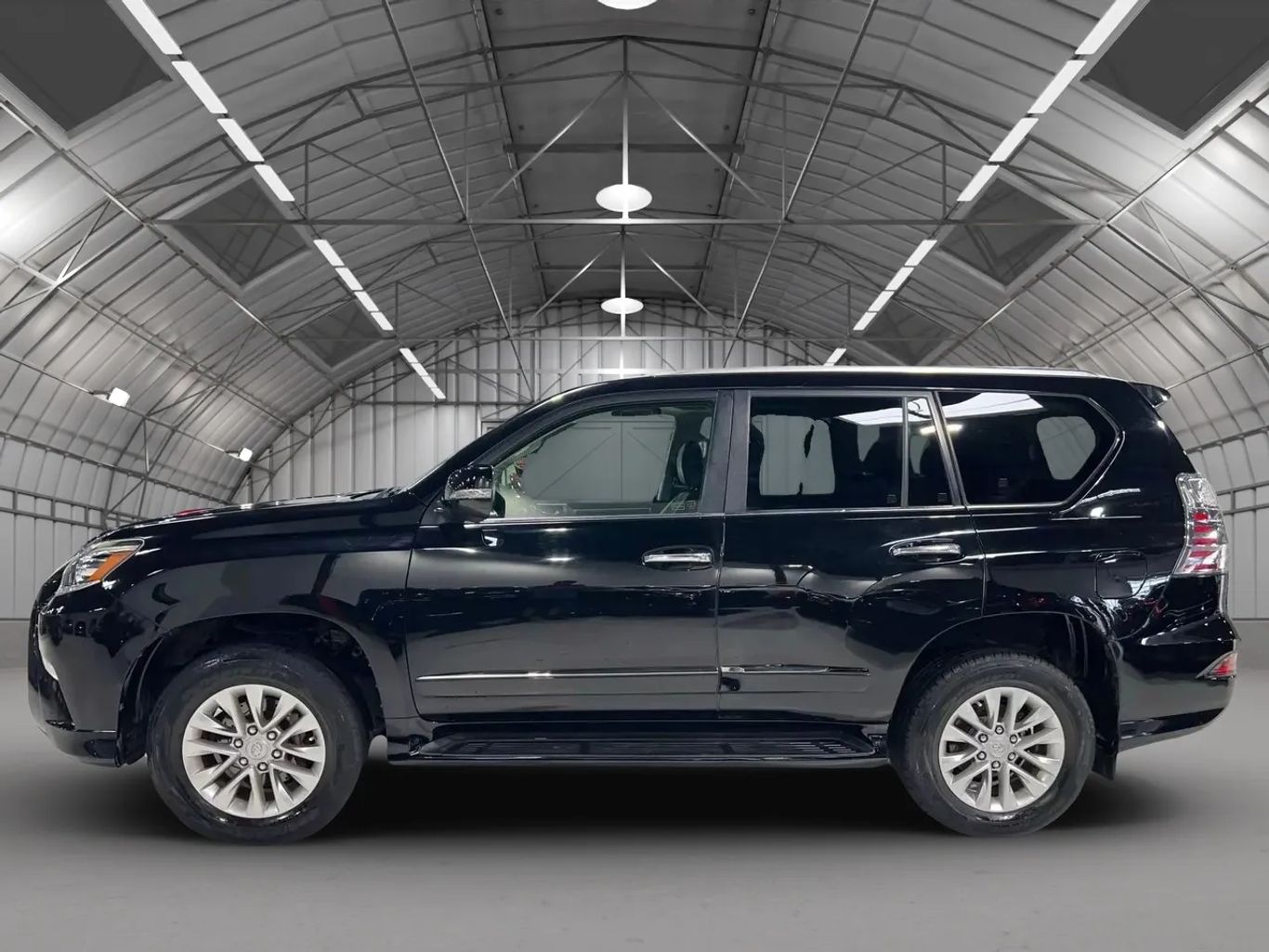 2017 LEXUS GX SUV V8, 4.6 LITER GX 460 SPORT UTILITY 4D