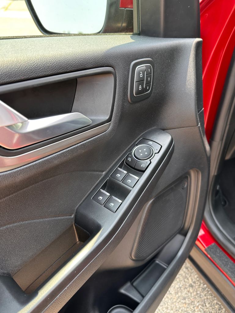 2022 FORD ESCAPE SUV 4-CYL, HYBRID, 2.5 LITER TITANIUM HYBRID SPORT UTILITY 4D