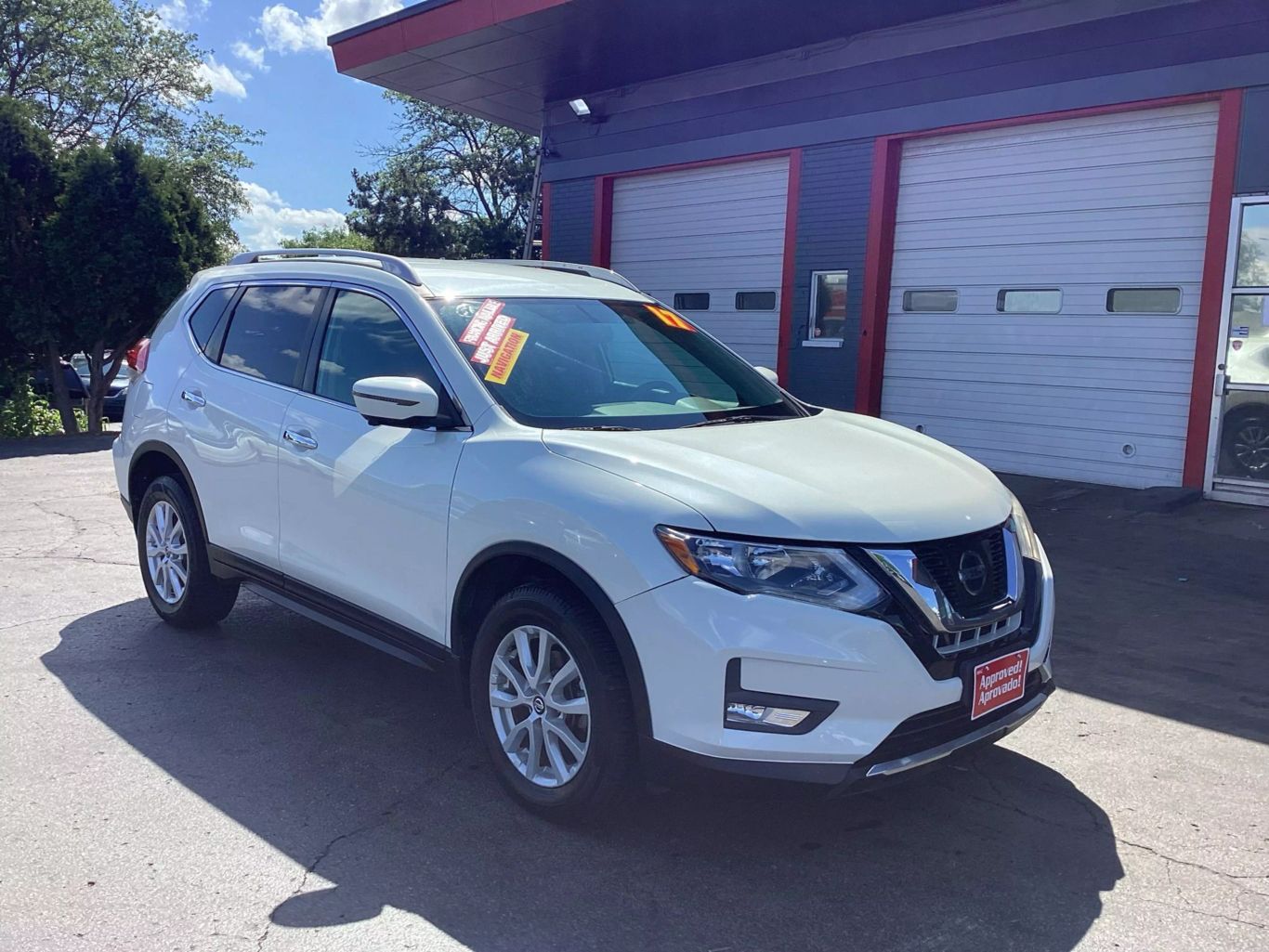 2017 Nissan Rogue - Image 2