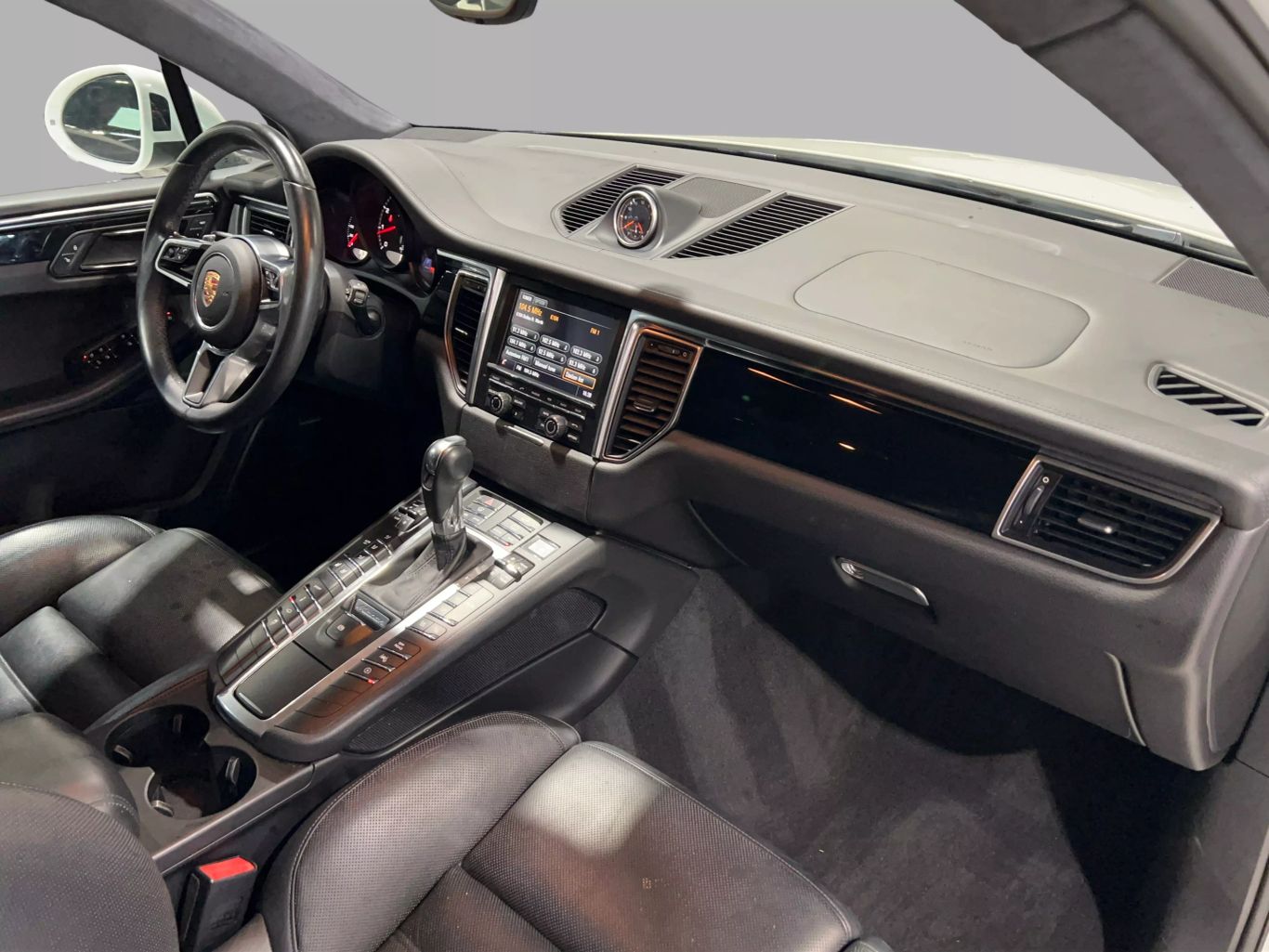 2015 PORSCHE MACAN SUV V6, TWIN TURBO, 3.6 LITER TURBO SPORT UTILITY 4D