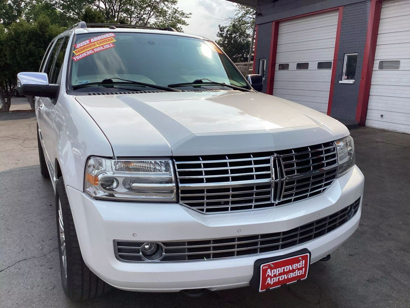 2011 Lincoln Navigator - Image 3
