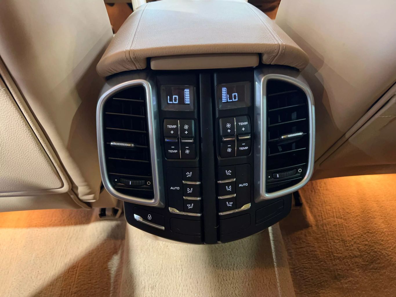 2017 PORSCHE CAYENNE SUV V6, 3.6 LITER SPORT UTILITY 4D