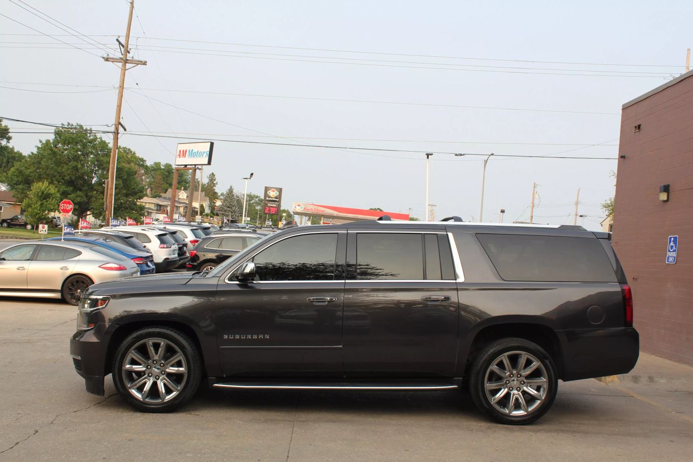 2017 Chevrolet Suburban Premier Sport Utility 4d - Image 4
