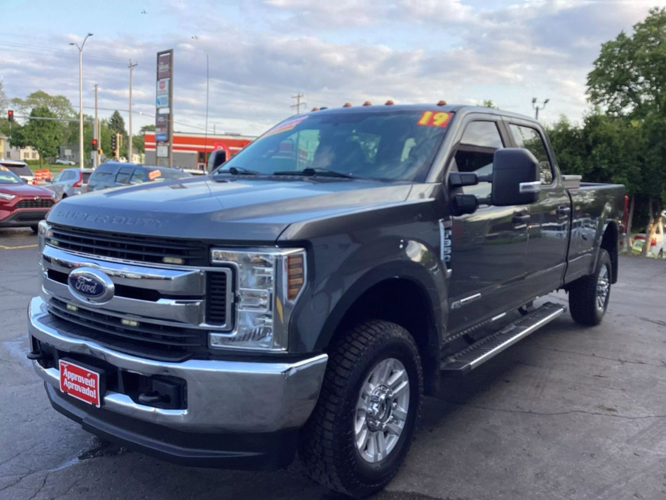 2019 Ford F350 Super Duty Crew Cab - Image 6