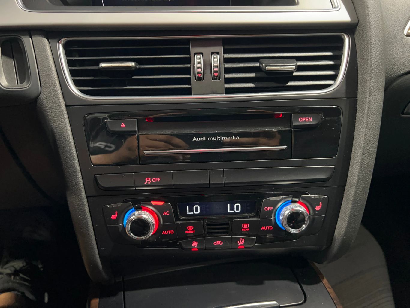 2014 AUDI A4 SEDAN 4-CYL, TURBO, 2.0 LITER PREMIUM PLUS SEDAN 4D