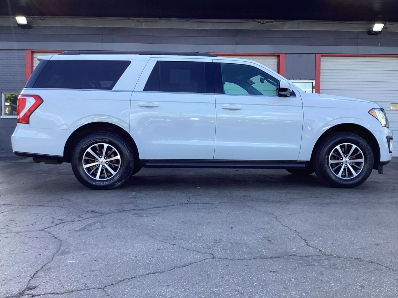 2019 Ford Expedition Max - Image 1