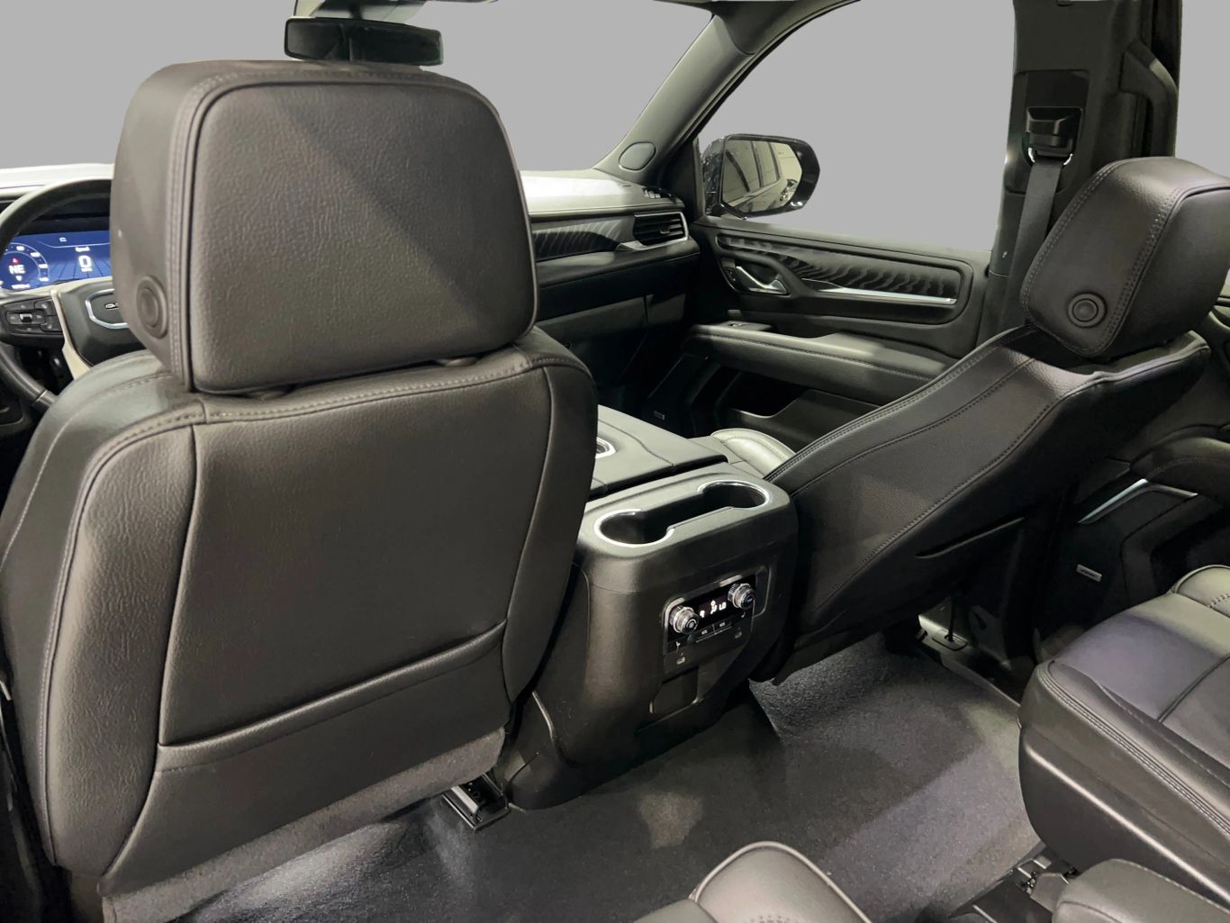 2024 GMC YUKON SUV V8, ECOTEC3, 6.2 LITER DENALI SPORT UTILITY 4D