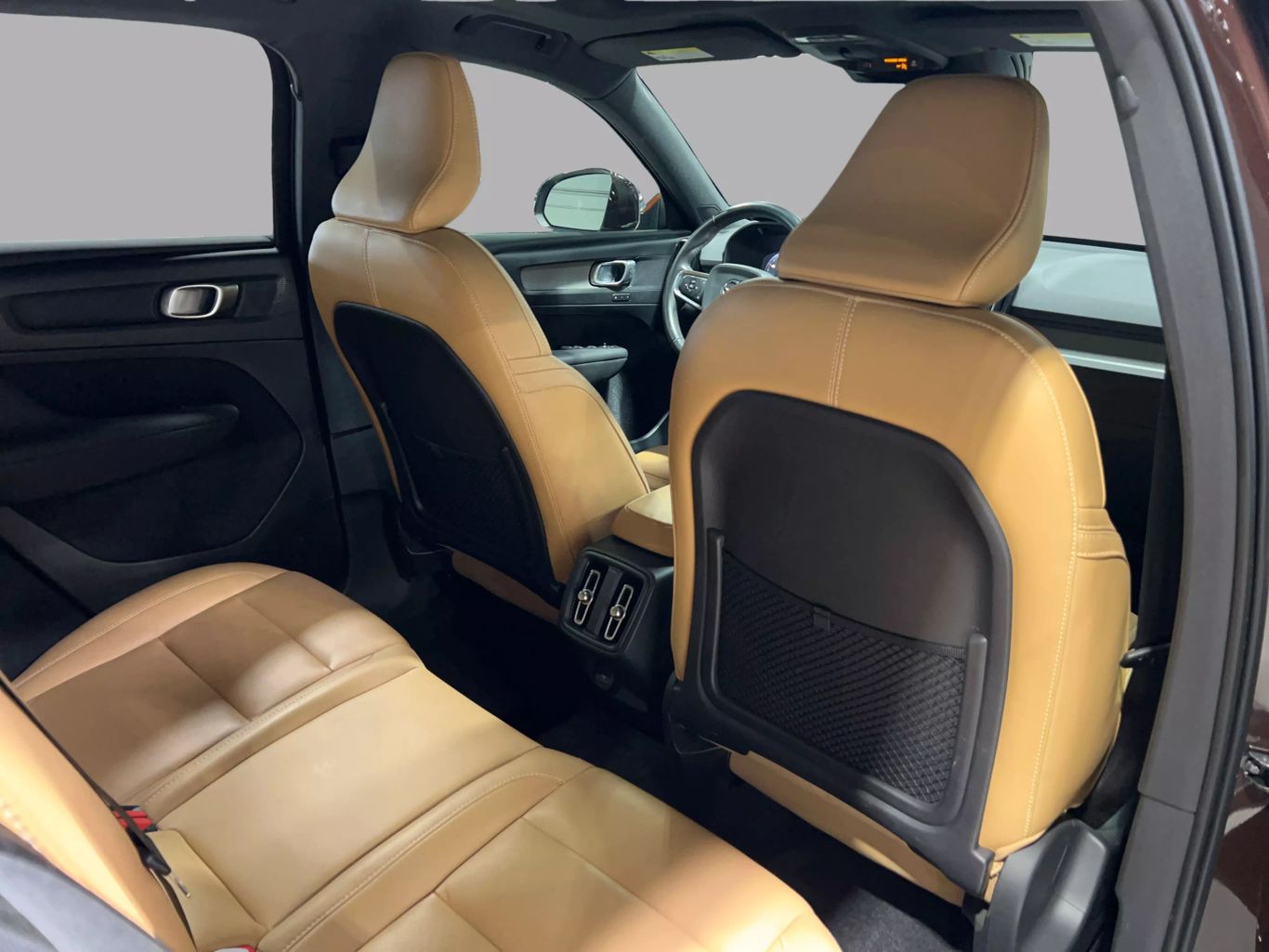 2019 VOLVO XC40 SUV 4-CYL, DRIVE-E, TURBO, 2.0 LITER T5 INSCRIPTION SPORT UTILITY 4D