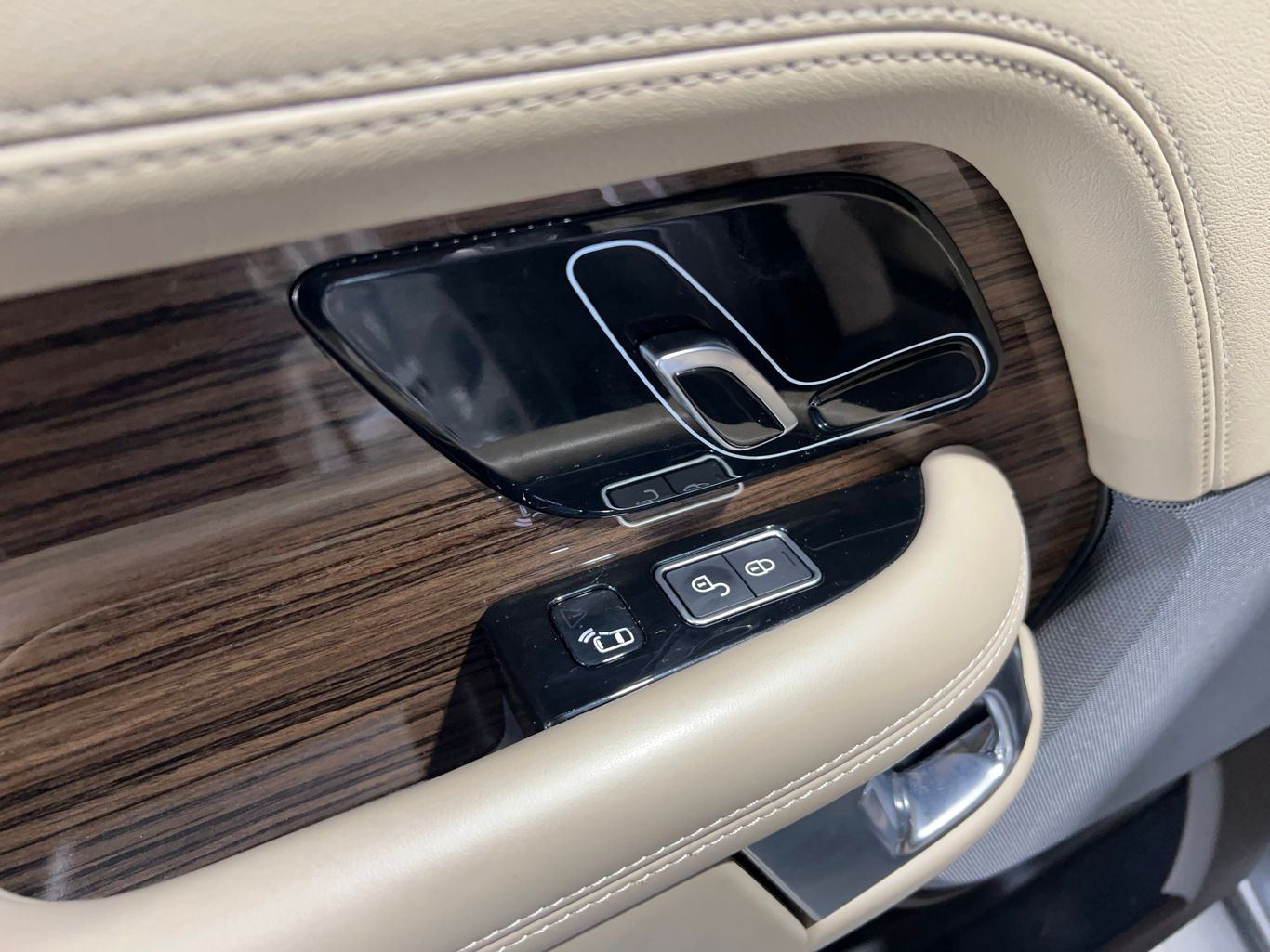 2019 LAND ROVER RANGE ROVER SUV V6, SUPERCHARGED, 3.0 LITER HSE SPORT UTILITY 4D