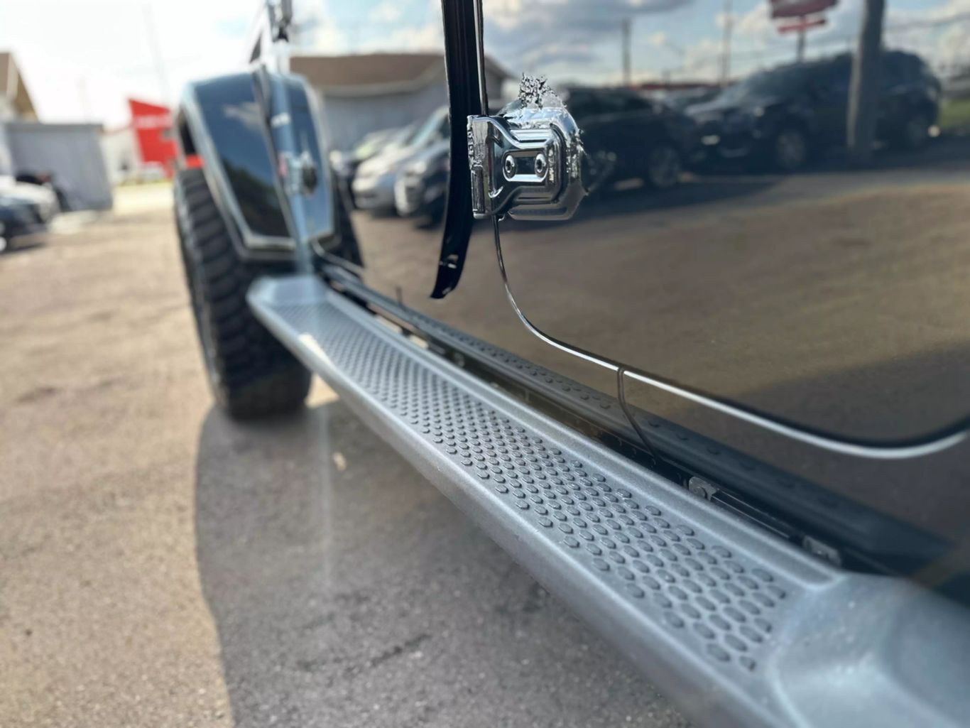 2018 JEEP WRANGLER UNLIMITED SUV 4-CYL, TURBO, 2.0 LITER ALL NEW SAHARA SPORT UTILITY 4D - Tampa Motor Cars