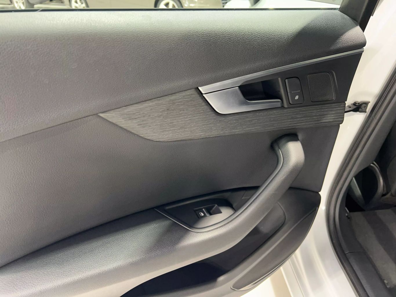 2018 AUDI A4 SEDAN 4-CYL, TURBO, 2.0 LITER ULTRA PREMIUM SEDAN 4D