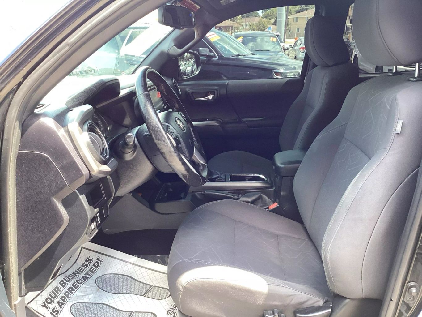 2016 Toyota Tacoma Double Cab - Image 11