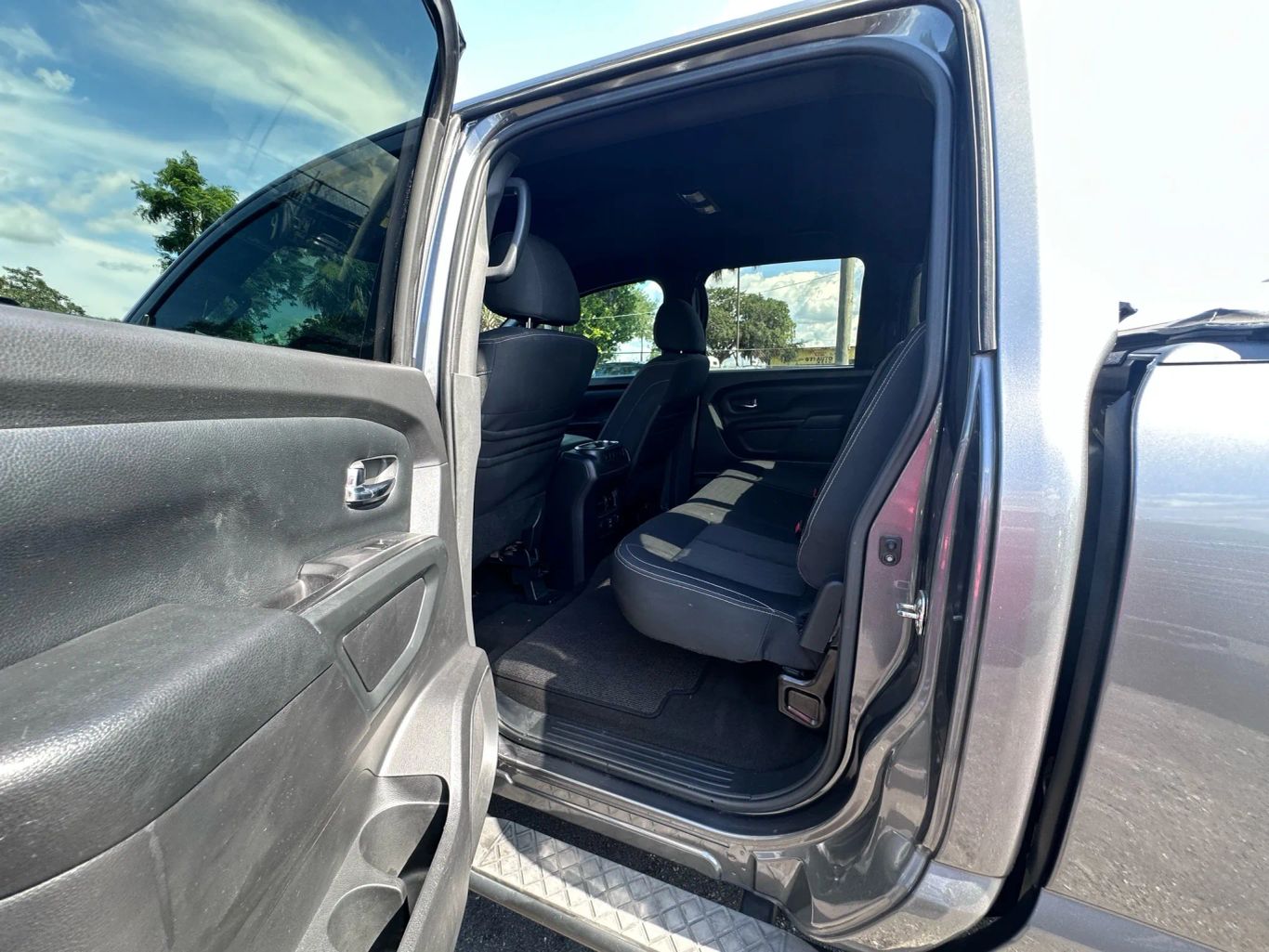 2019 NISSAN TITAN XD CREW CAB PICKUP V8, TURBO DIESEL, 5.0 LITER SV PICKUP 4D 6 1/2 FT - Tampa Motor Cars