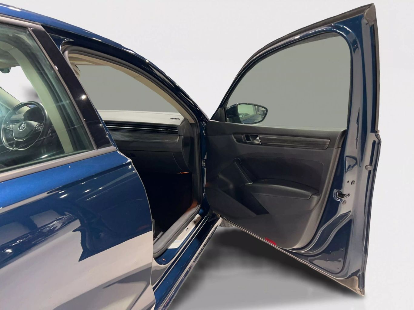 2020 VOLKSWAGEN PASSAT SEDAN 4-CYL, TURBO, 2.0 LITER R-LINE SEDAN 4D