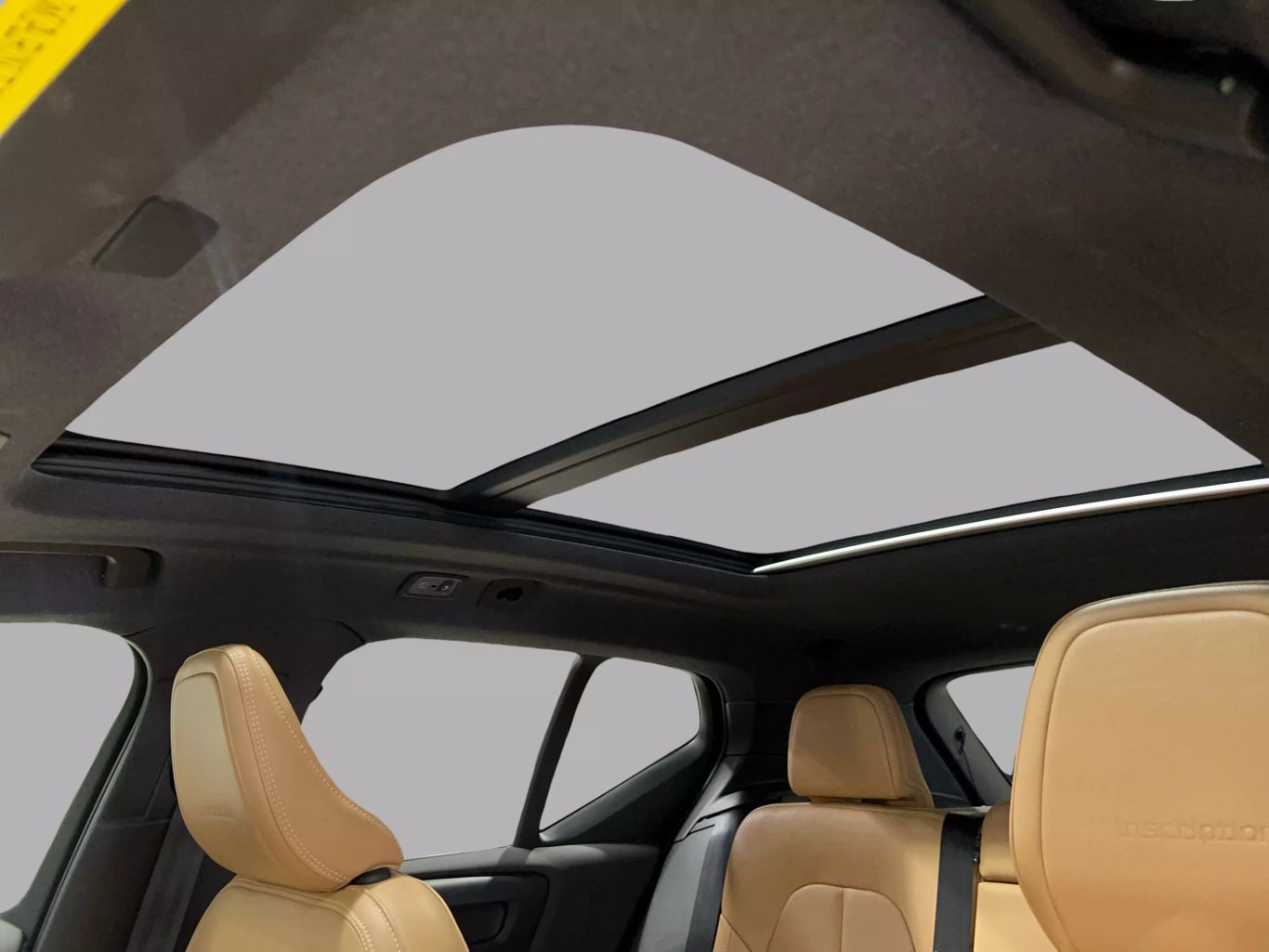 2019 VOLVO XC40 SUV 4-CYL, DRIVE-E, TURBO, 2.0 LITER T5 INSCRIPTION SPORT UTILITY 4D