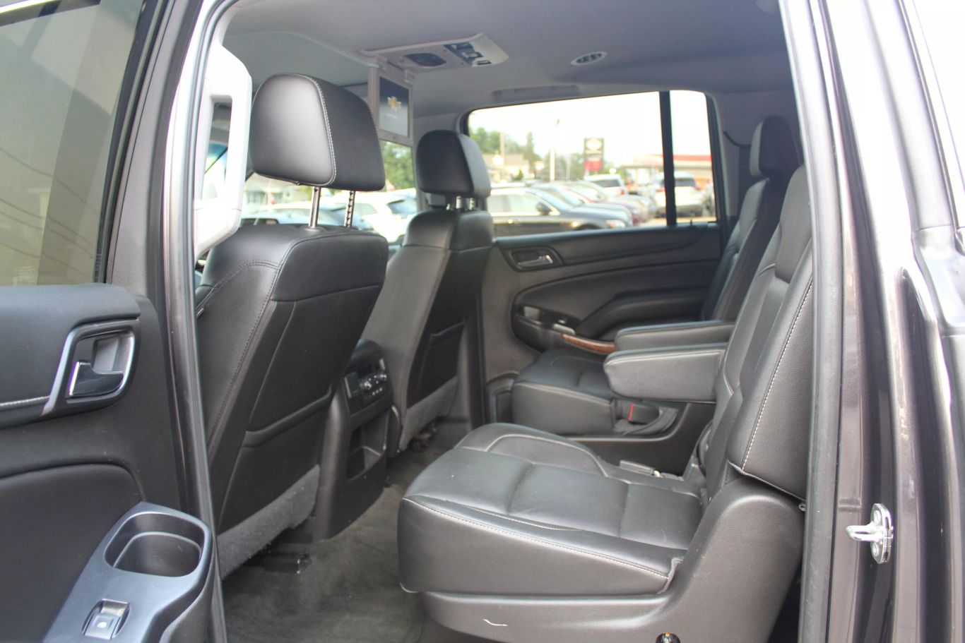 2017 Chevrolet Suburban Premier Sport Utility 4d - Image 15